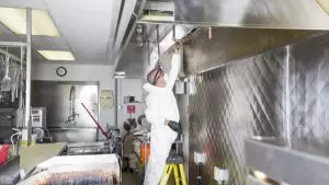 Nozzle Nolen preps for a successful restaurant pest control procedure